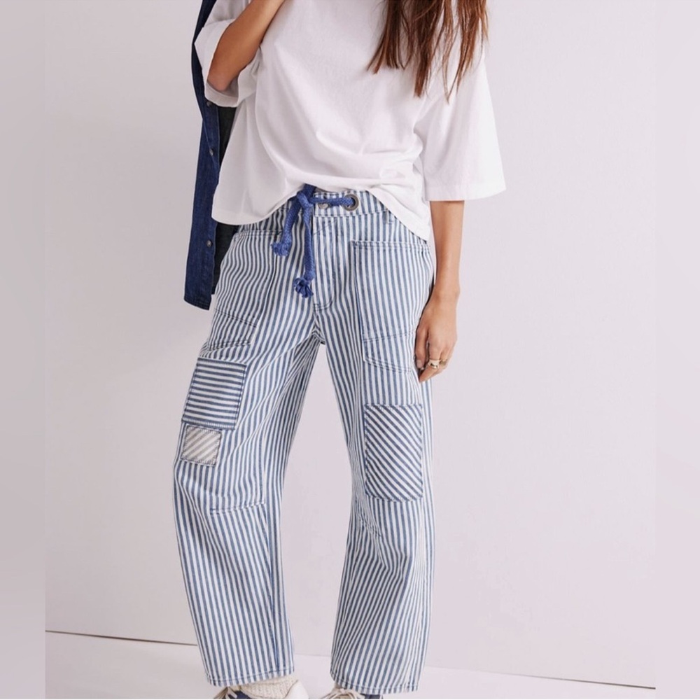 NWOT Free People Moxie Low Slung Railroad Barrel
Jeans